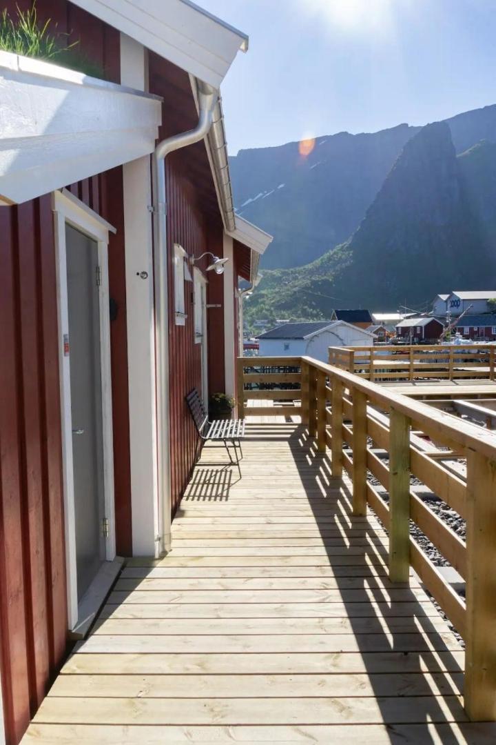 Madelhea Cabin- Seaview Lodge Reine Ngoại thất bức ảnh